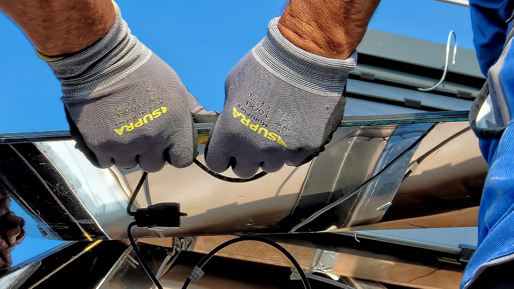 Solar panel installation -Romsey, Hampshire Solar panel installation -Romsey, Hampshire